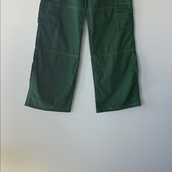Saul Wide Leg Cargo Trouser In Bottle Green With White Stitching SOLD OUT ONLINE - Picture 7 of 9